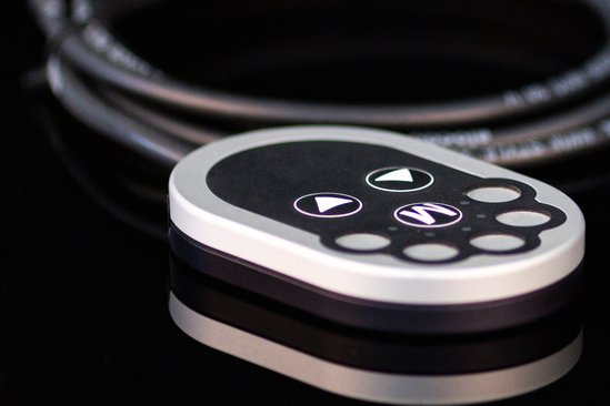 Rollstuhlsteuerung verbaut in eloxiertem Alugehäuse